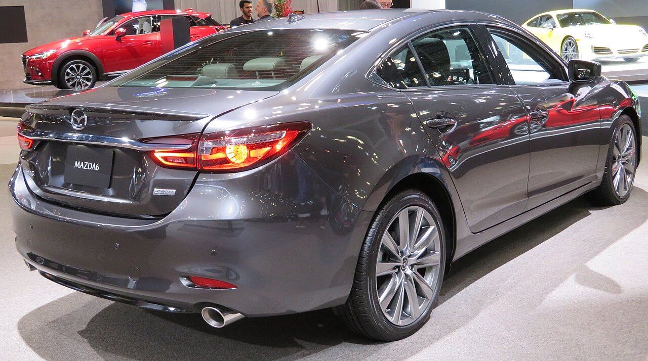 Фото модели: Mazda 6, вид сзади сбоку